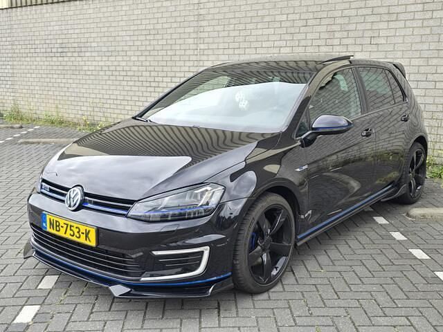 Zwart Gebruikt 2016 VW Golf VII GTE Hatchback | € 12.999 (Iets duurder) - Afbeelding 1/4