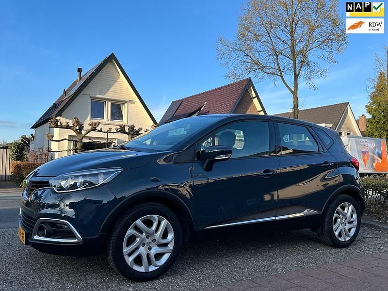 Blauw, metallic lak Occasion 2014 Renault Captur Dynamique SUV | € 8.990 (Eerlijke prijs) - Afbeelding 1/3