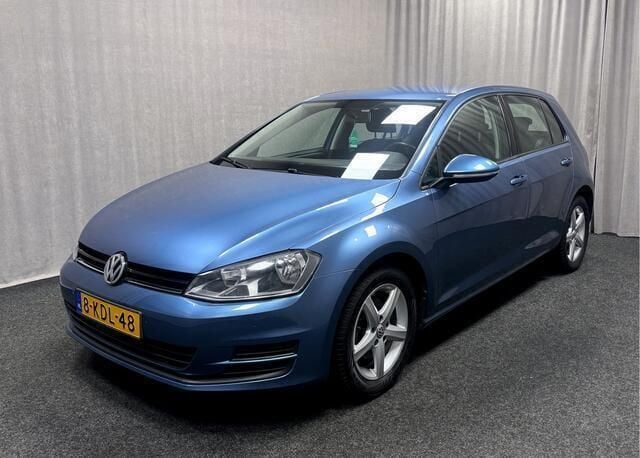 Blauw Gebruikt 2013 VW Golf VII Trendline Hatchback | € 9.800 (Eerlijke prijs) - Afbeelding 1/4