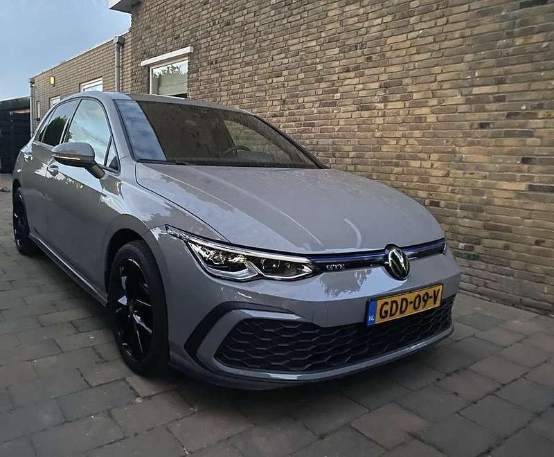 Grijs Gebruikt 2021 VW Golf VIII GTE Stationwagen | € 28.700 (Duur) - Afbeelding 1/4