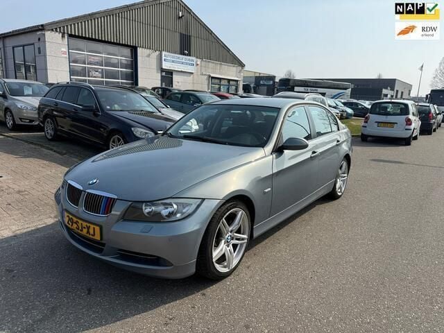 Grijs Gebruikt 2006 BMW 318 Sedan | € 4.750 (Eerlijke prijs) - Afbeelding 1/4