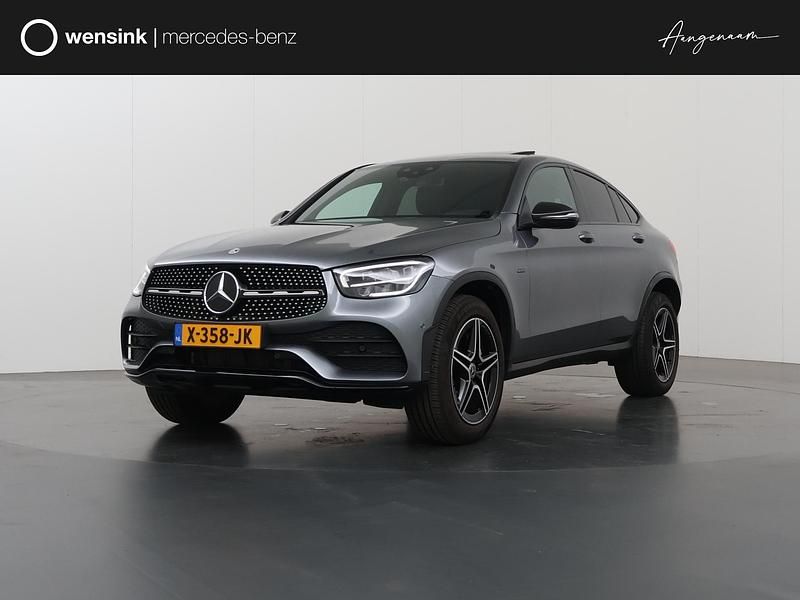 Grijs Gebruikt 2021 Mercedes GLC300 Premium Plus Coupé | € 51.850 (Eerlijke prijs) - Afbeelding 1/4