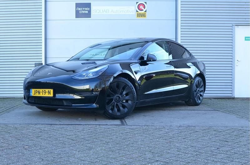 Zwart Gebruikt 2023 Tesla Model 3 Long Range AWD Sedan | € 34.999 (Eerlijke prijs) - Afbeelding 1/4
