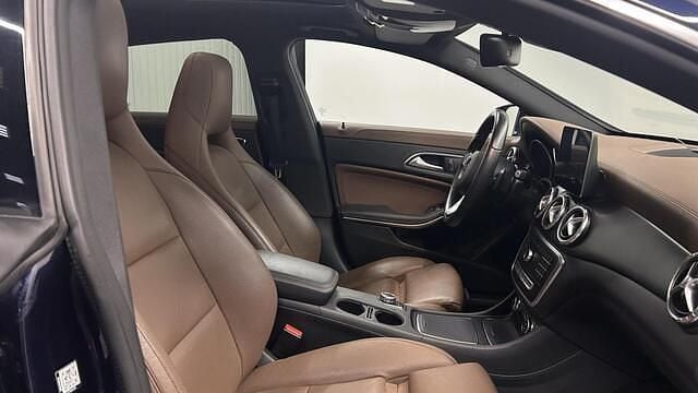 Occasion Mercedes CLA180 Shooting Brake AMG 123 PK (90 kW) 2016 Blauw Stationwagen