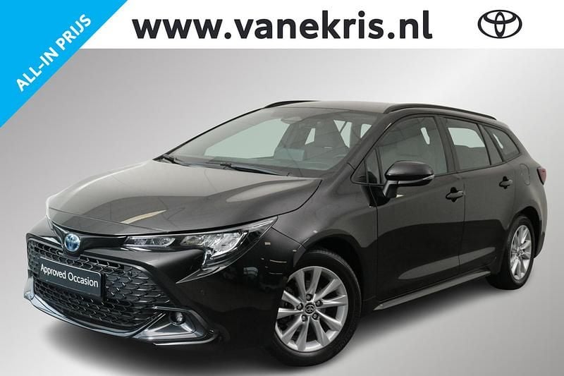 Zwart Occasion 2025 Toyota Corolla Hybrid Limited Stationwagen | € 31.499 (Super prijs) - Afbeelding 1/4