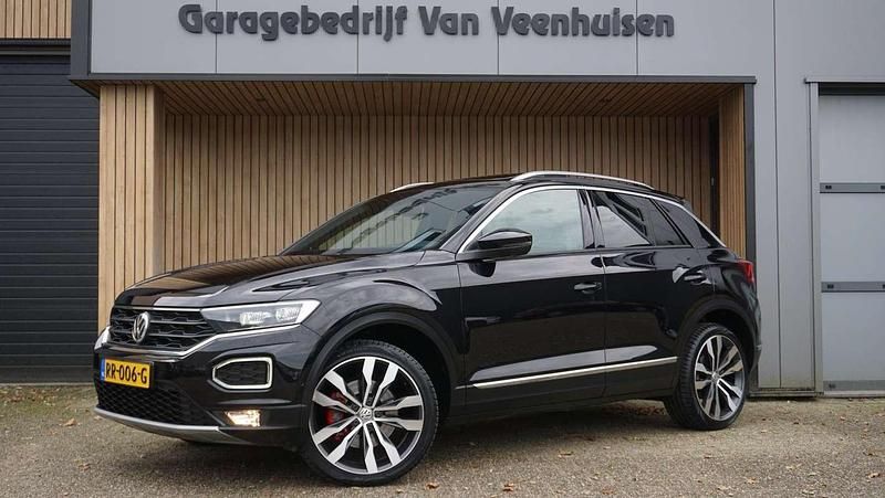 Zwart Gebruikt 2018 VW T-Roc Sport SUV | € 24.950 (Eerlijke prijs) - Afbeelding 1/4