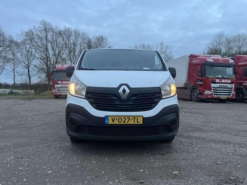 Gebruikt 2018 Renault Trafic Basis MPV | € 3.850 - Afbeelding 1/4