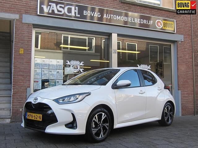 Wit Nieuw 2025 Toyota Yaris Hatchback | € 25.950 (Goede deal) - Afbeelding 1/3