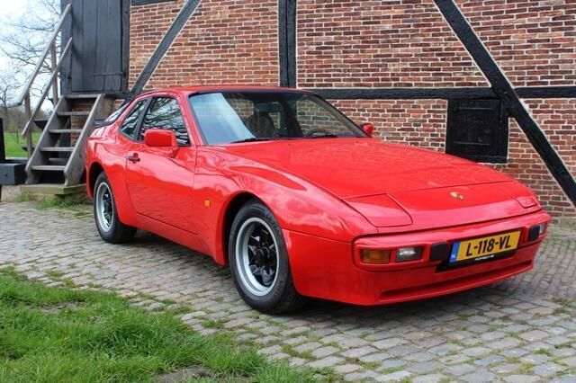 Rood Gebruikt 1982 Porsche 944 Coupé | € 15.950 - Afbeelding 1/4