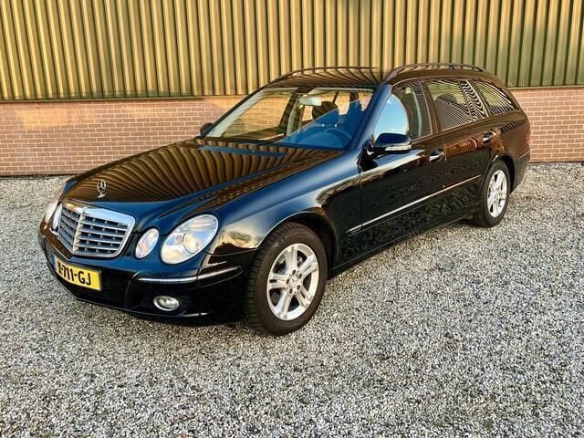 Zwart Gebruikt 2007 Mercedes E200 Elegance Stationwagen | € 12.500 (Duur) - Afbeelding 1/4