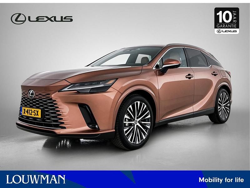 Bruin Gebruikt 2024 Lexus RX450h+ Executive Line SUV | € 71.945 (Eerlijke prijs) - Afbeelding 1/3