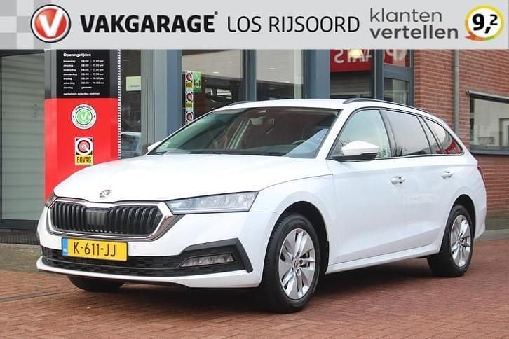 Wit Occasion 2020 Skoda Octavia Business Line Stationwagen | € 14.800 (Eerlijke prijs) - Afbeelding 1/4