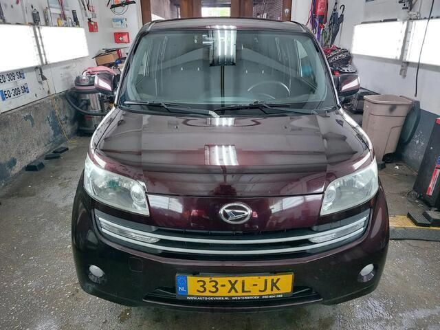Rood Gebruikt 2007 Daihatsu Materia MPV | € 3.950 (Duur) - Afbeelding 1/4