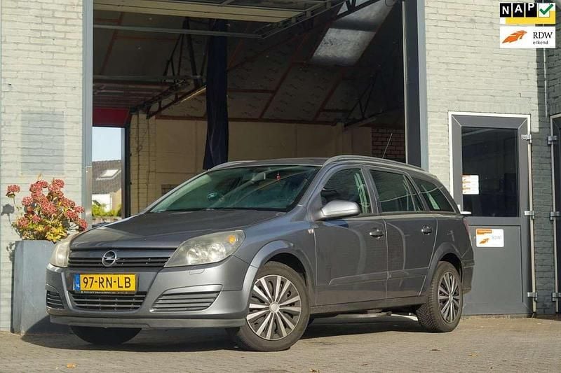 Grijs Gebruikt 2005 Opel Astra Enjoy Stationwagen | € 550 (Goede deal) - Afbeelding 1/4