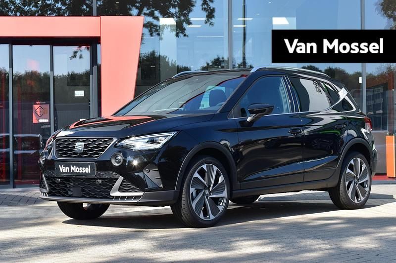 Zwart Occasion 2023 Seat Arona FR SUV | € 23.900 (Duur) - Afbeelding 1/4