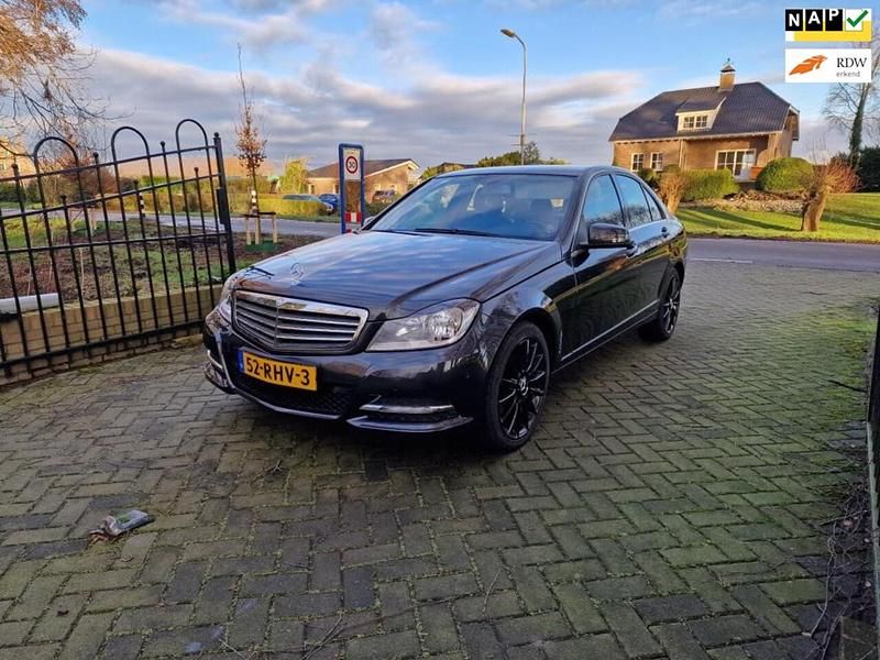 Grijs Gebruikt 2011 Mercedes C200 Avantgarde Sedan | € 11.500 (Eerlijke prijs) - Afbeelding 1/4