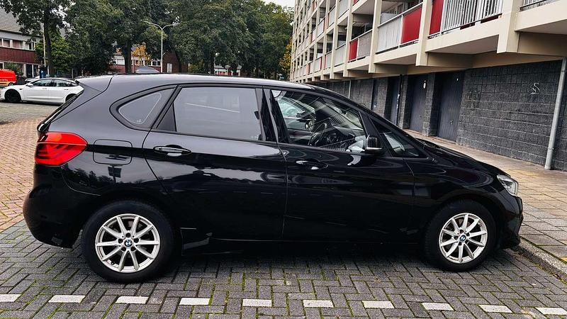 Zwart Gebruikt 2021 BMW 218 Stationwagen | € 21.500 (Super prijs) - Afbeelding 1/4