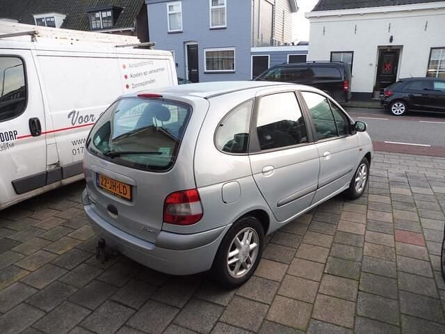 Occasion Renault Scénic Expression 107 PK (78 kW) 2002 Grijs (metallic) MPV