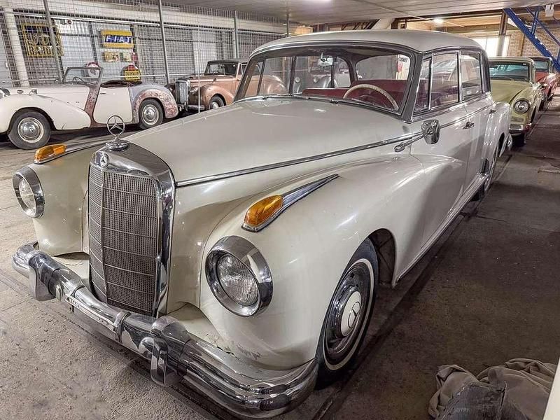 Wit Gebruikt 1960 Mercedes 300 Sedan | € 39.750 - Afbeelding 1/4