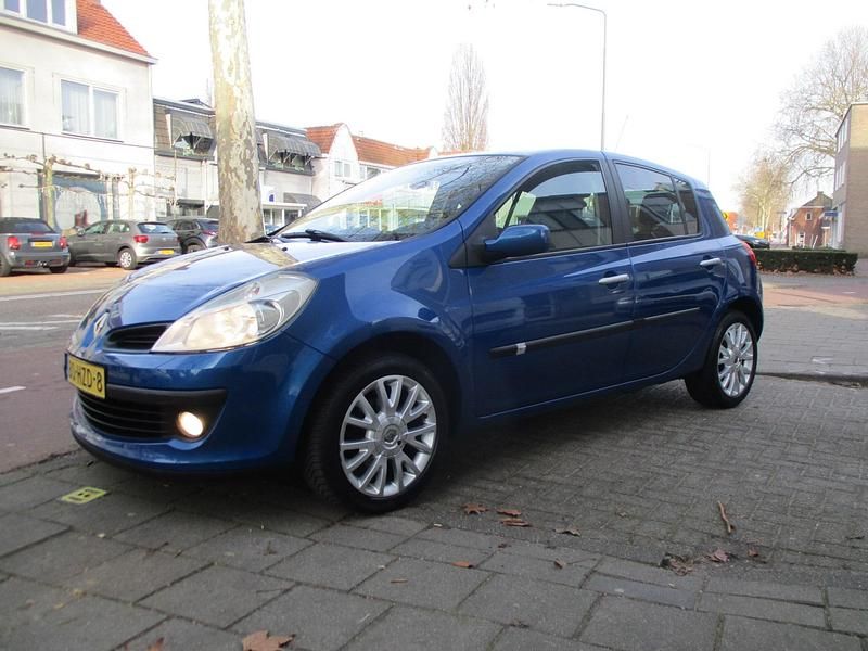 Blauw Occasion 2009 Renault Clio II Collection Hatchback | € 4.885 (Duur) - Afbeelding 1/4