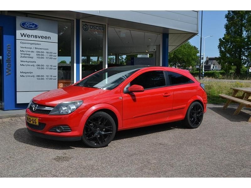 Rood Gebruikt 2007 Opel Astra GTC Hatchback | € 4.995 (Duur) - Afbeelding 1/4