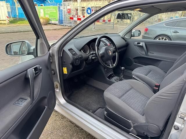 Occasion VW Polo Trendline 60 PK (44 kW) 2001 Grijs (metallic) Hatchback