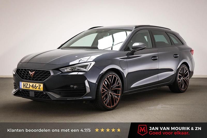 Grijs Gebruikt 2022 Cupra Leon VZ Stationwagen | € 30.695 (Iets duurder) - Afbeelding 1/4