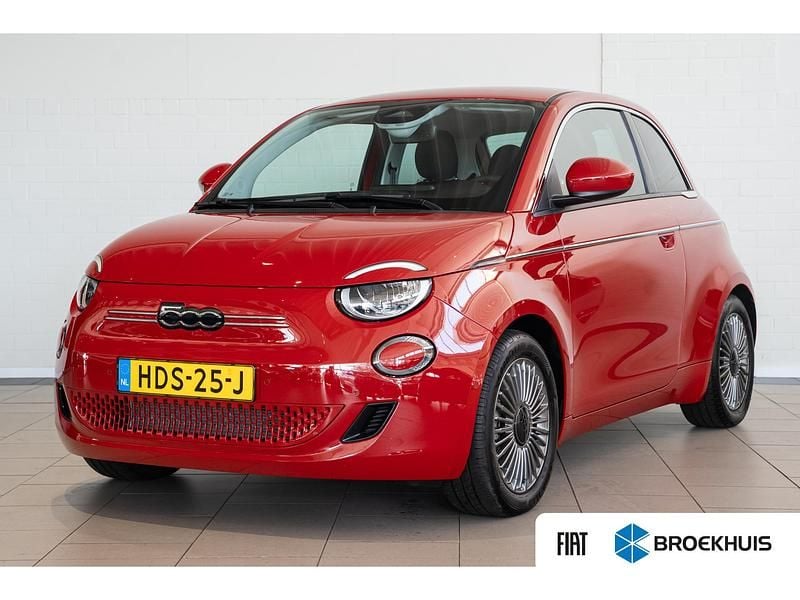 Rood Gebruikt 2025 Fiat 500e Urban Hatchback | € 24.395 (Duur) - Afbeelding 1/4