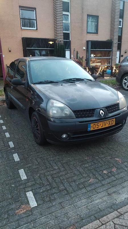 Gebruikt 2002 Renault Clio II | € 350 (Super prijs) - Afbeelding 1/4