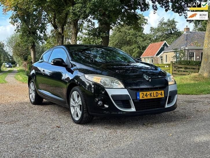 Gebruikt 2010 Renault Mégane III Dynamique Coupé | € 2.750 (Goede deal) - Afbeelding 1/4