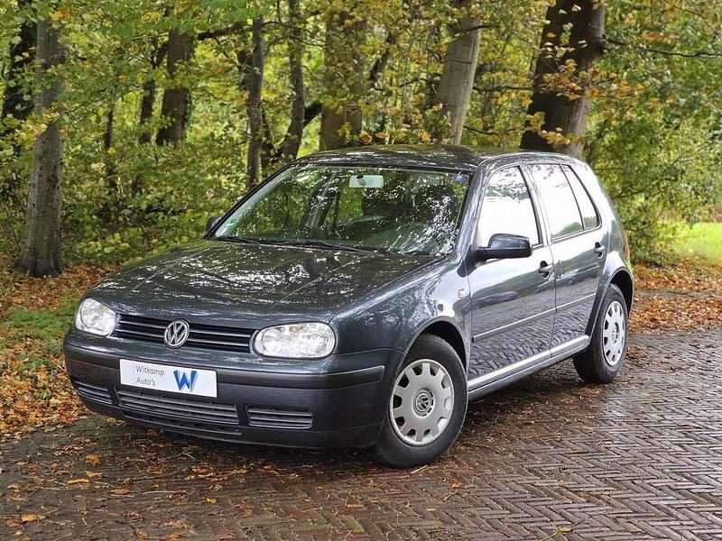 Grijs Gebruikt 2002 VW Golf IV Comfortline Hatchback | € 2.450 (Eerlijke prijs) - Afbeelding 1/4
