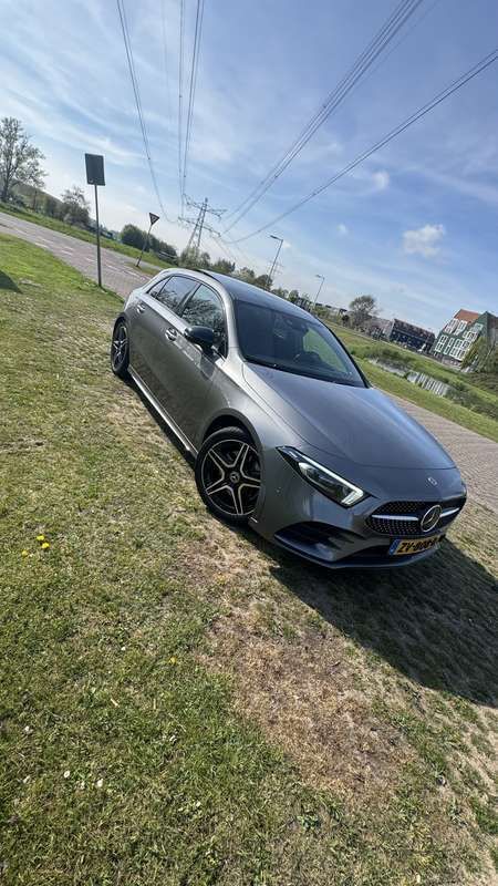 Grijs Gebruikt 2019 Mercedes A220 Edition Stationwagen | € 25.500 (Eerlijke prijs) - Afbeelding 1/4