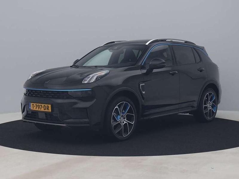 Zwart, metallic lak Gebruikt 2023 Lynk & Co 01 SUV | € 26.700 (Goede deal) - Afbeelding 1/3
