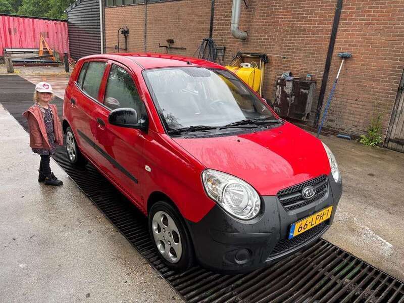 Rood Gebruikt 2010 Kia Picanto Hatchback | € 2.250 (Eerlijke prijs) - Afbeelding 1/4