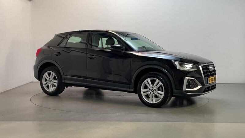 Zwart Gebruikt 2021 Audi Q2 Business SUV | € 20.400 (Goede deal) - Afbeelding 1/3