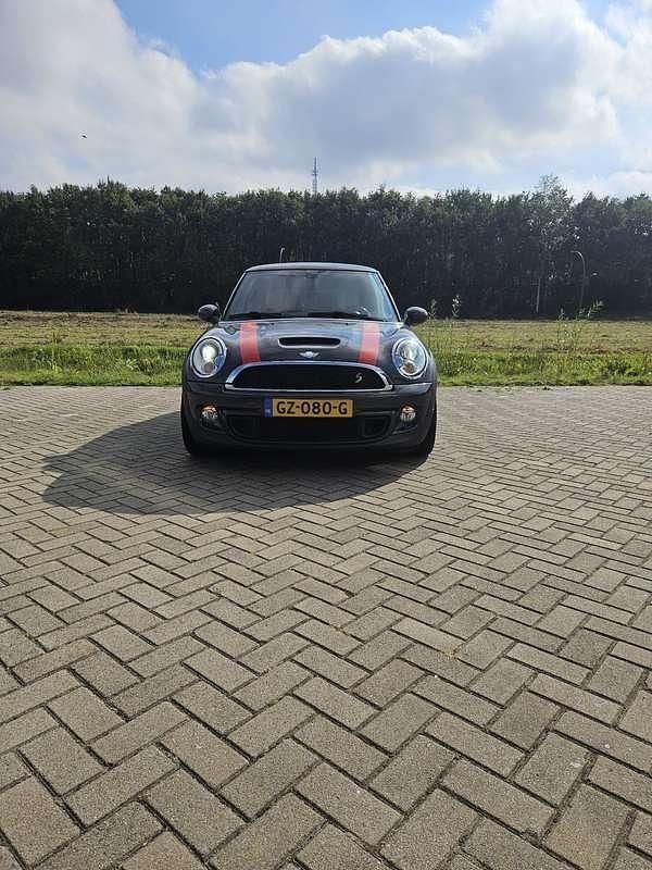 Grijs Gebruikt 2011 Mini Cooper S Hatchback | € 7.750 (Eerlijke prijs) - Afbeelding 1/4