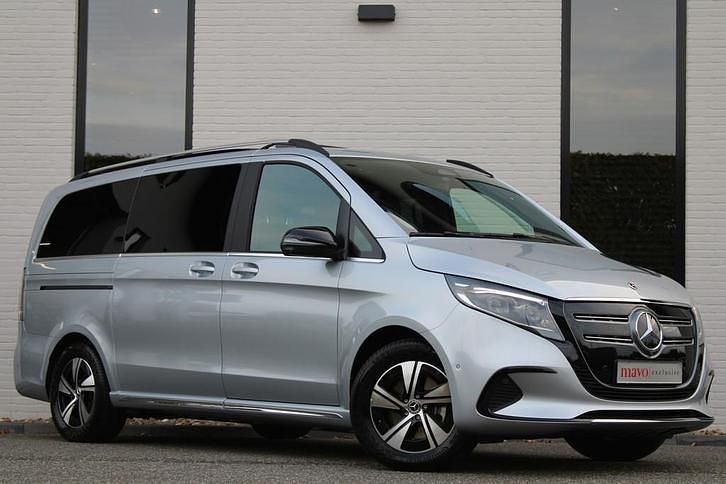 Zilver Occasion 2025 Mercedes EQV300 AMG MPV | € 62.950 (Iets duurder) - Afbeelding 1/4