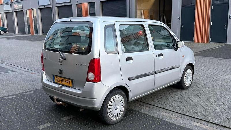 Occasion Opel Agila Comfort 75 PK (55 kW) 2001 Zilver Hatchback