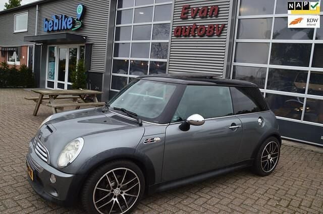 Grijs Gebruikt 2005 Mini Cooper S Chili Hatchback | € 5.750 (Eerlijke prijs) - Afbeelding 1/4