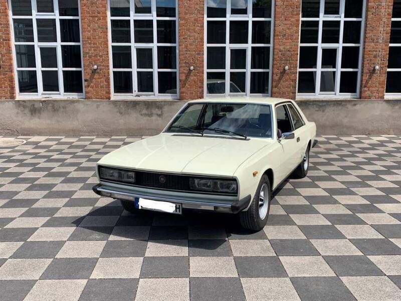 Wit Gebruikt 1974 Fiat 130 Coupé | € 26.900 - Afbeelding 1/4