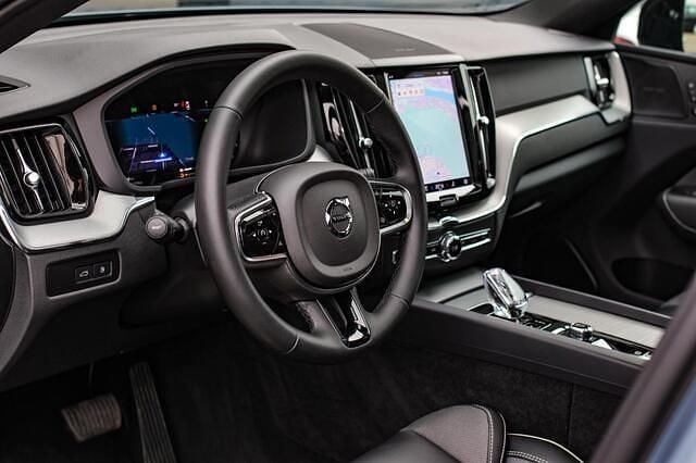 Occasion Volvo XC60 Plus 349 PK (256 kW) 2023 Grijs SUV