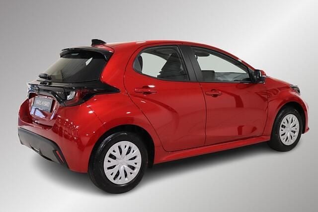 Nieuw Toyota Yaris Comfort 114 PK (83 kW) 2026 Rood Hatchback