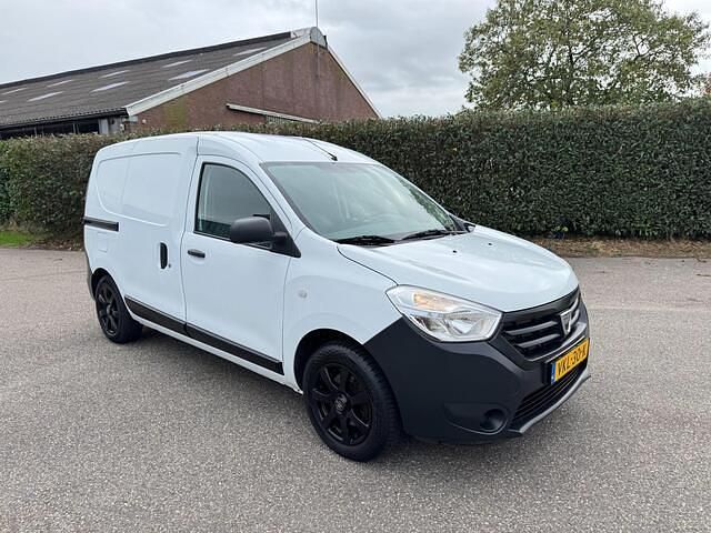 Wit Gebruikt 2013 Dacia Dokker Van | € 5.950 (Eerlijke prijs) - Afbeelding 1/4