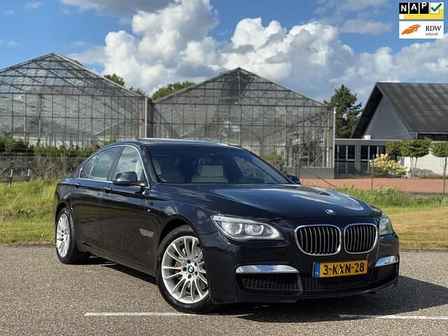 Zwart Gebruikt 2013 BMW 740 Executive Sedan | € 20.990 - Afbeelding 1/4