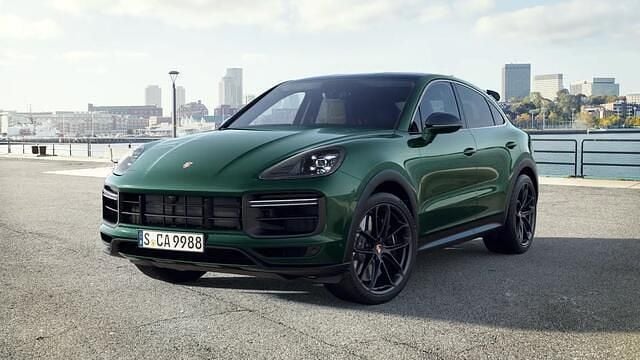 Groen, metallic lak Gebruikt 2022 Porsche Cayenne Turbo GT SUV | € 164.900 (Super prijs) - Afbeelding 1/4