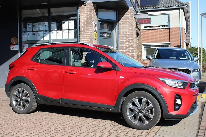 Occasion Kia Stonic 101 PK (74 kW) 2019 Rood SUV