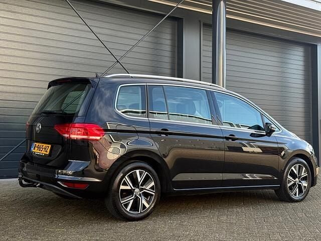 Occasion VW Touran Highline 150 PK (110 kW) 2019 Zwart MPV