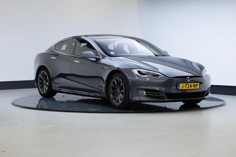 Grijs Gebruikt 2020 Tesla Model S Hatchback | € 38.445 - Afbeelding 1/4