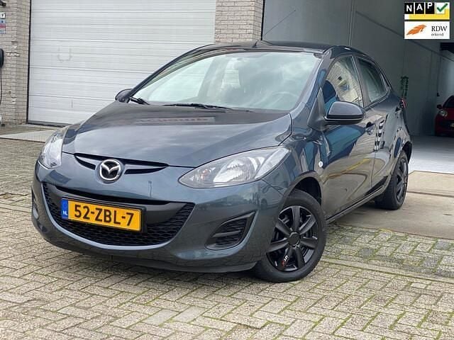 Grijs Gebruikt 2012 Mazda 2 Hatchback | € 4.950 (Eerlijke prijs) - Afbeelding 1/4