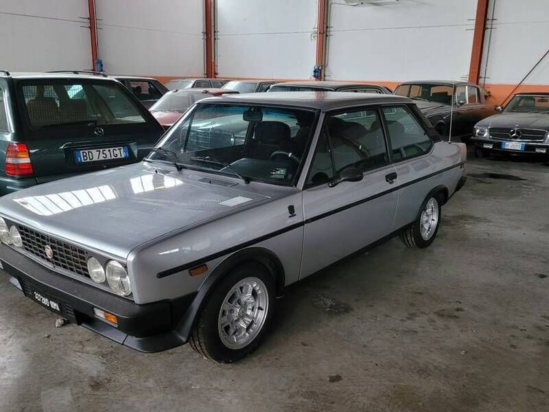 Zilver Gebruikt 1982 Fiat 131 Abarth Sedan | € 36.500 - Afbeelding 1/4